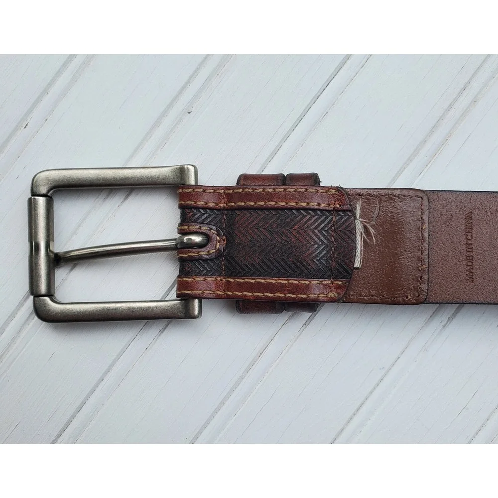 Fossil Mens Dark Brown Leather Belt Herringbone Embossed Buckle Size 36‎